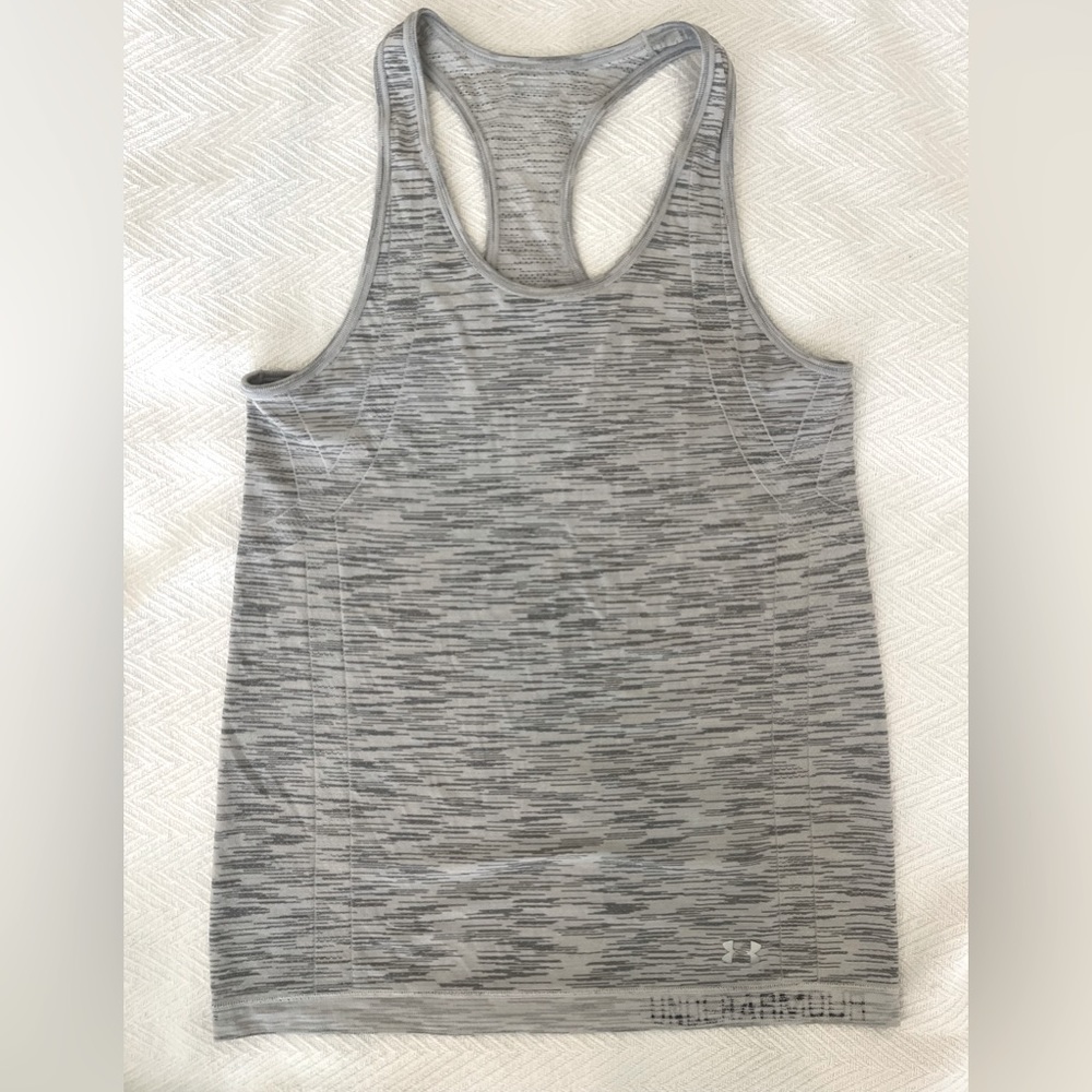 Comfortable and weightless REVERSABLE Under Armour tagless tank size M